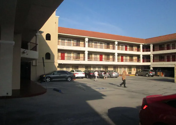 Best Western Pasadena Royale Inn&Suites