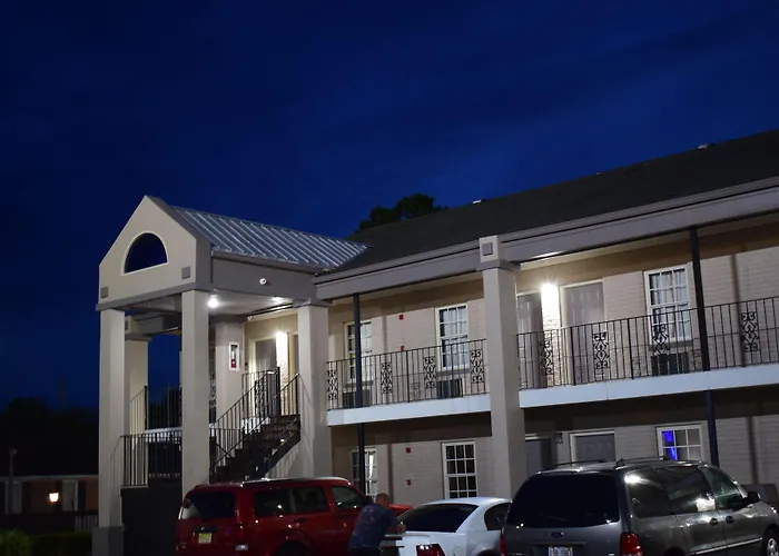 Econo Lodge At The University
