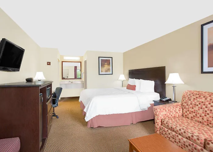 Baymont By Wyndham Greenville