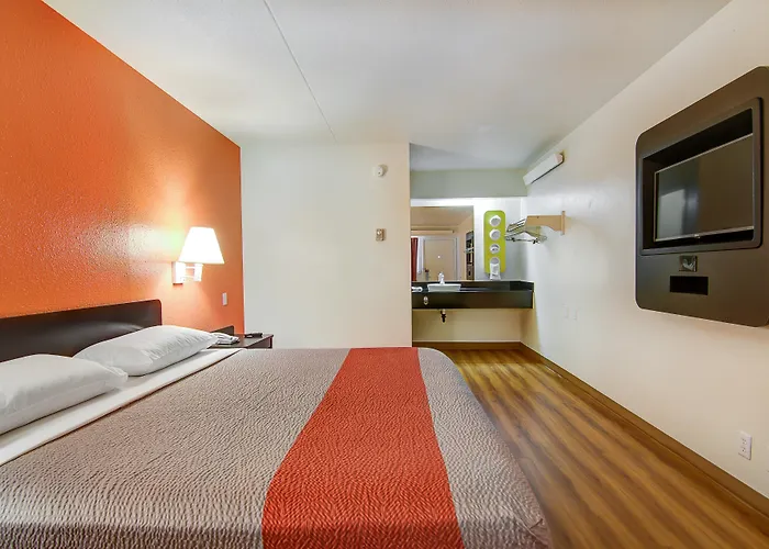 Economy Suites Springfield - Extended Stay