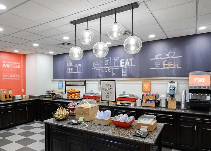 Hampton Inn Evansville Airport