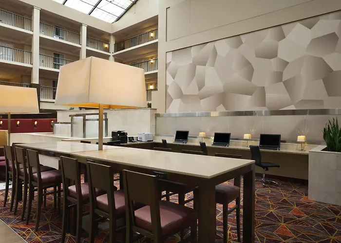 Embassy Suites Cleveland - Beachwood