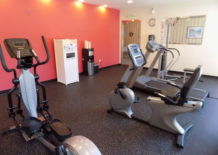 Ramada By Wyndham Burbank Airport