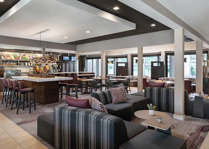 Courtyard By Marriott Pleasanton