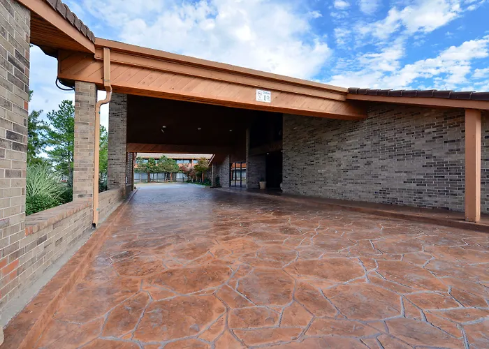 Best Western Plus Saddleback Inn And Conference Center