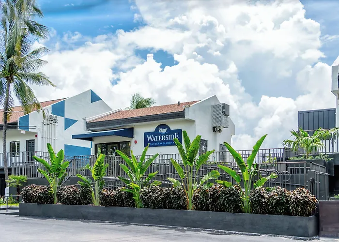 Waterside Suites And Marina