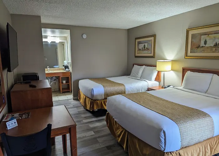 Travelodge By Wyndham Pueblo