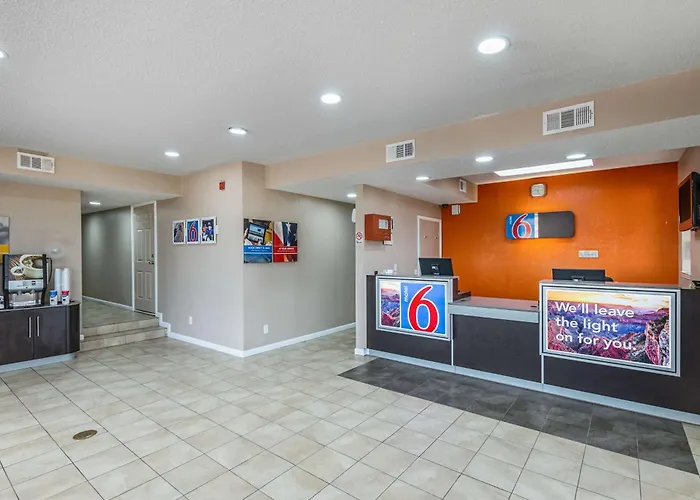 Motel 6-Waxahachie, Tx