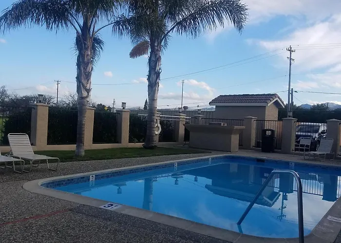 Surestay Hotel By Best Western Hollister