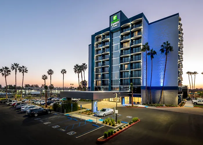 Holiday Inn Express & Suites Santa Ana - Orange County By Ihg