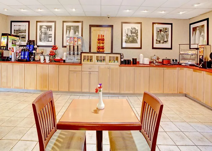 Ramada By Wyndham West Memphis