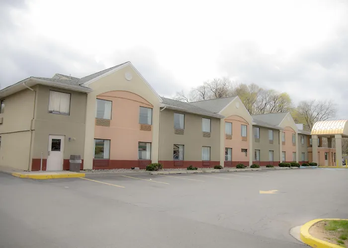 Howard Johnson By Wyndham Allentown/Dorney Hotel & Suites