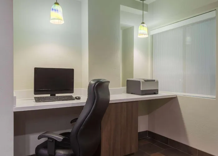 Days Inn & Suites By Wyndham East Flagstaff