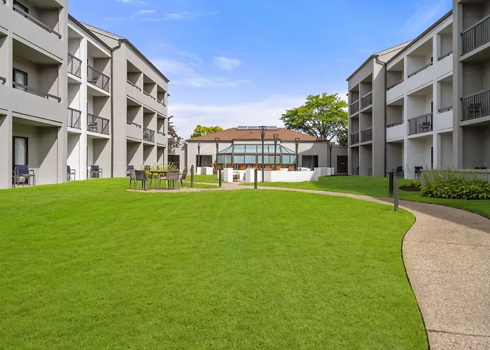 Courtyard By Marriott Detroit Livonia