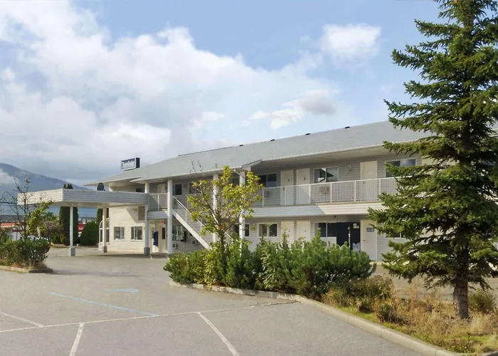 Travelodge By Wyndham Salmon Arm Bc