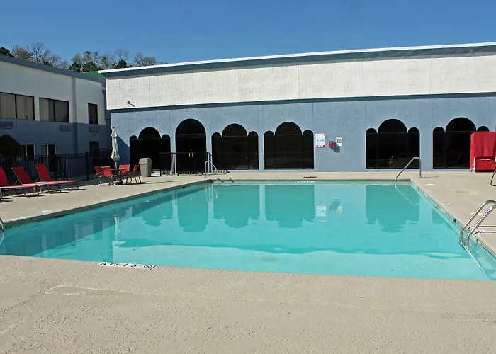 Cottonwood Suites Savannah Hotel & Conference Center
