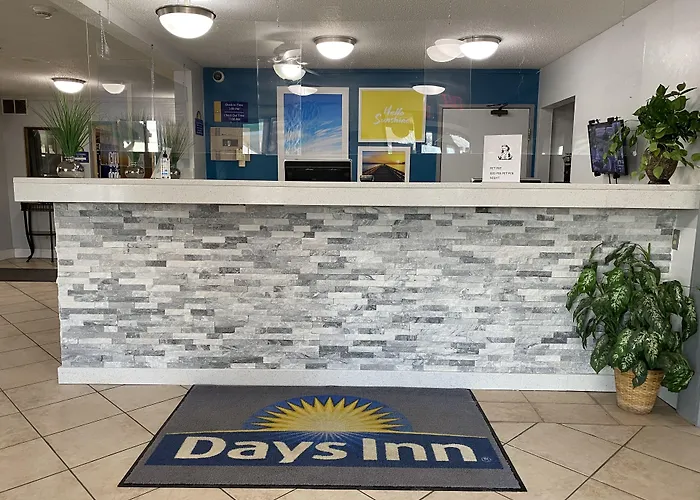 Days Inn By Wyndham Oglesby/ Starved Rock