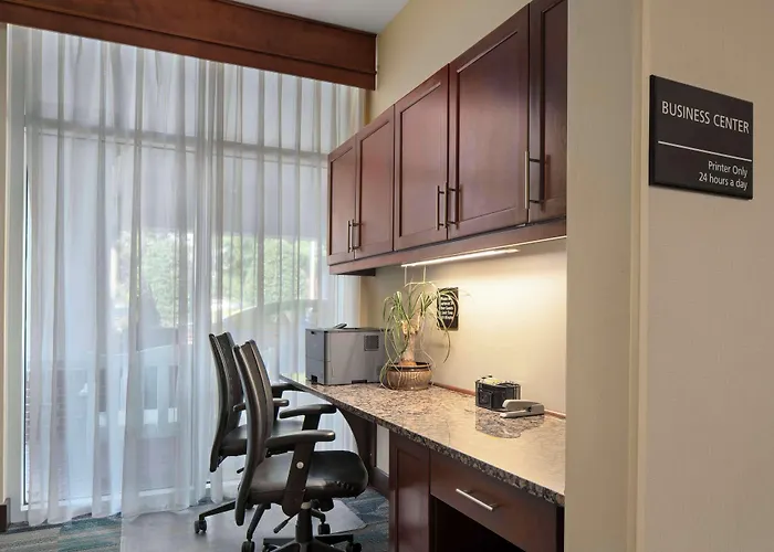 Hampton Inn & Suites Newport News-Airport - Oyster Point Area