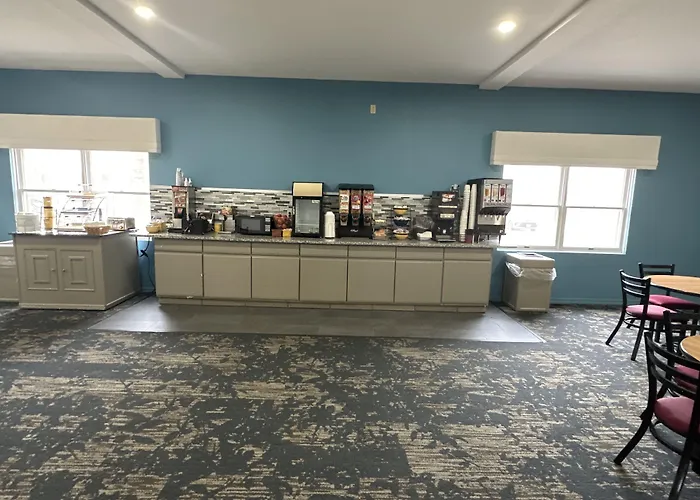 Days Inn And Suites By Wyndham Sikeston