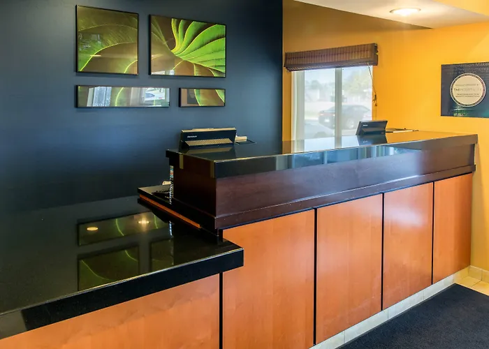 Fairfield Inn & Suites Canton