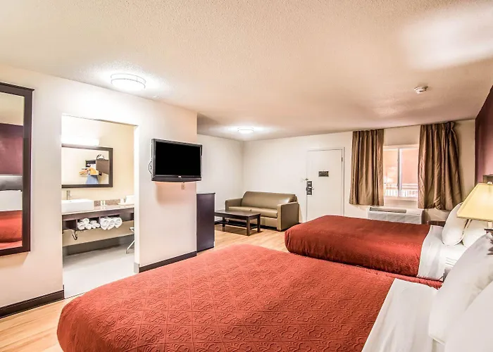 Colby Inn And Suites
