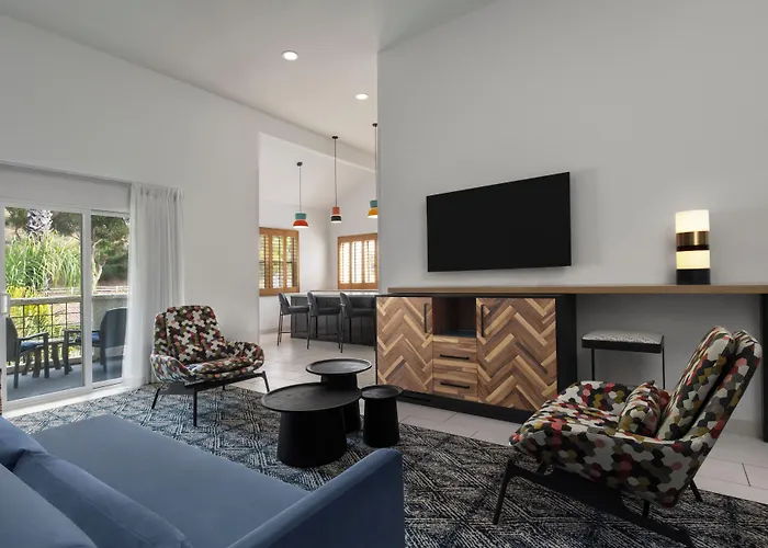 Catalina Canyon Inn