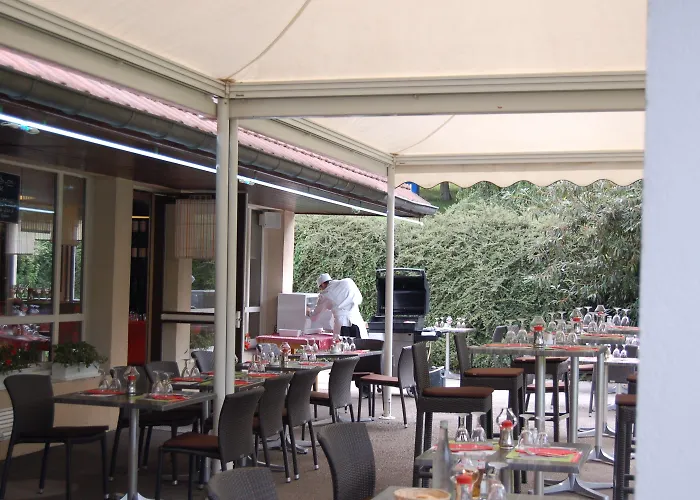 Logis Hotel Lons-Le-Saunier - Restaurant Le Grill