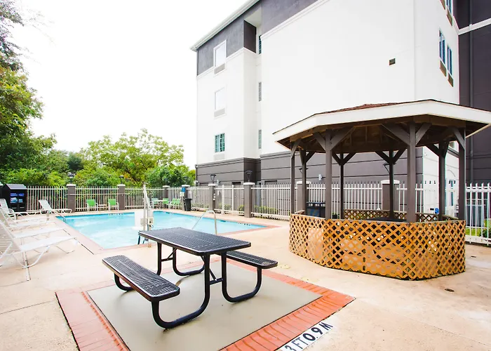 Palacio Royale Inn Signature Katy