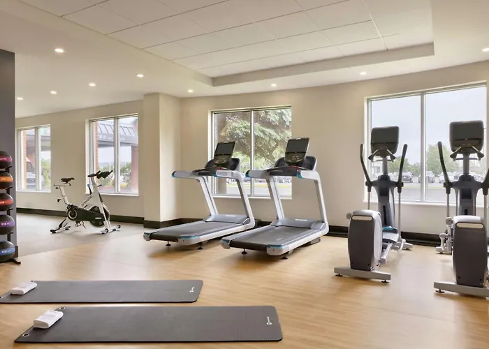 Embassy Suites By Hilton Montreal Airport