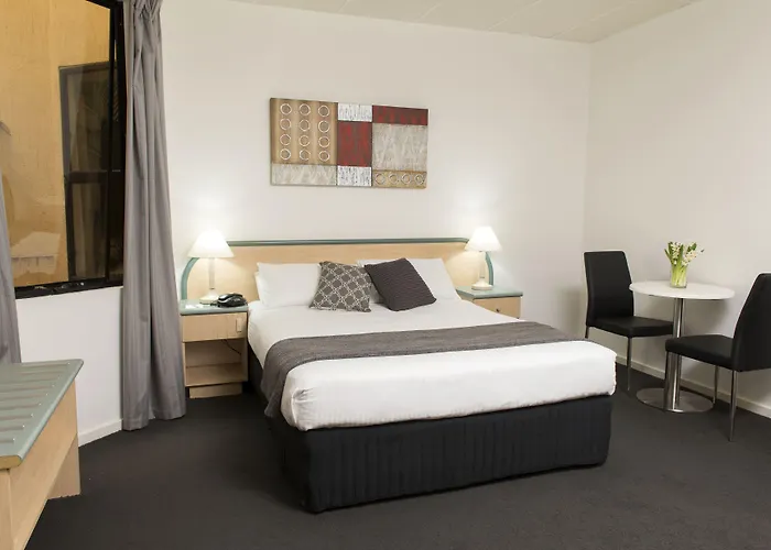 Adelaide Riviera Hotel