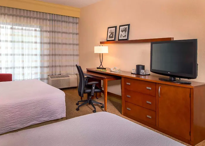 Courtyard By Marriott Rockville