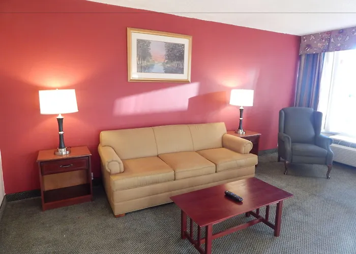 Ramada By Wyndham & Suites Warner Robins