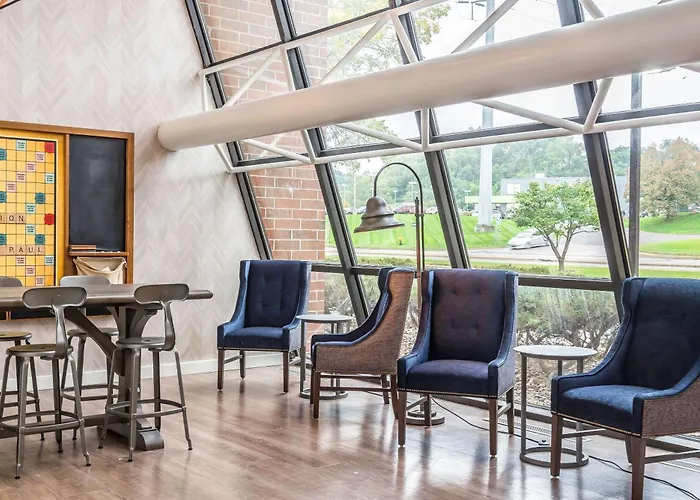 Envision Hotel Saint Paul South