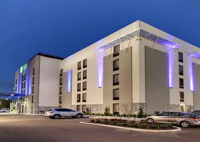 Holiday Inn Express & Suites Jackson Downtown - Coliseum By Ihg