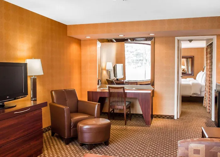 The Woodlands Inn