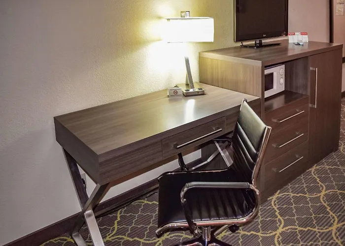 American Inn & Suites West Memphis