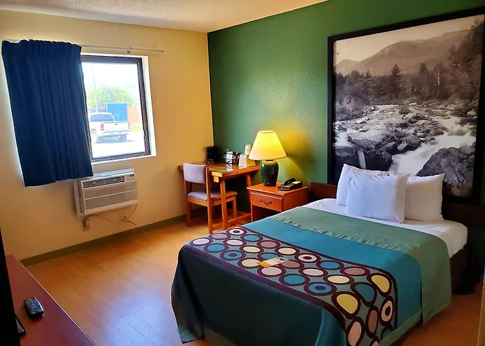 Super 8 By Wyndham Ticonderoga