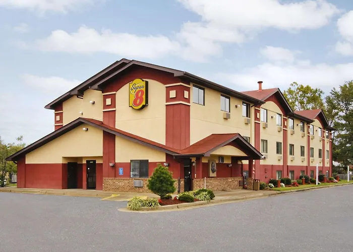 Super 8 By Wyndham Richmond Airport Va
