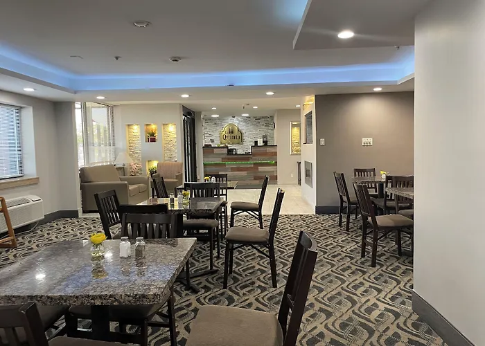 La Quinta Inn And Suites By Wyndham Cincinnati North