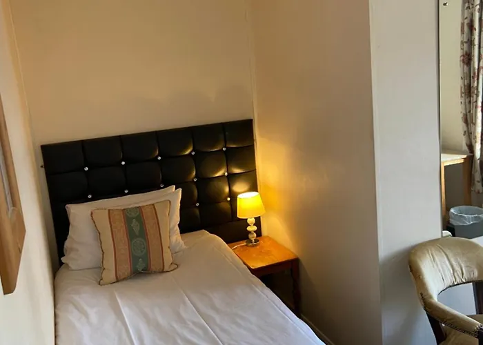 The Hillmorton Manor Hotel
