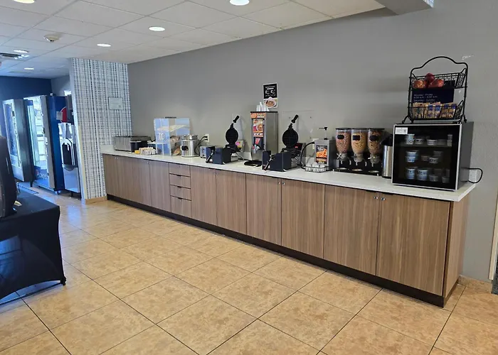 Microtel Inn & Suites By Wyndham Bluffs
