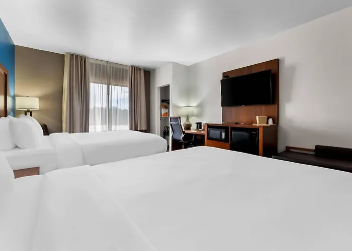 Comfort Inn & Suites Augusta West Near Fort Gordon