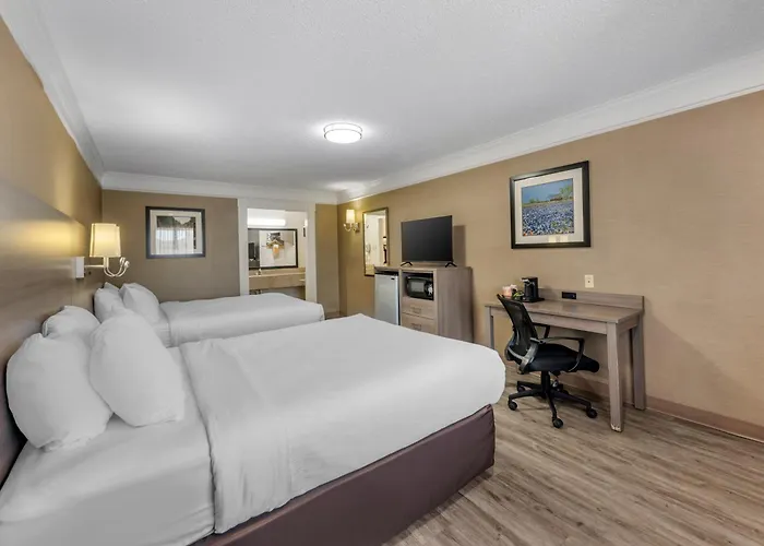 Quality Inn Near Lake Marble Falls