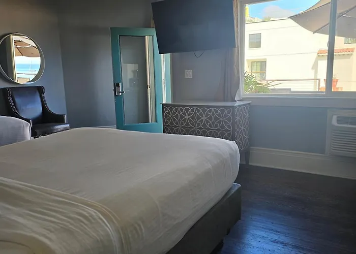 Casablanca Inn On The Beach