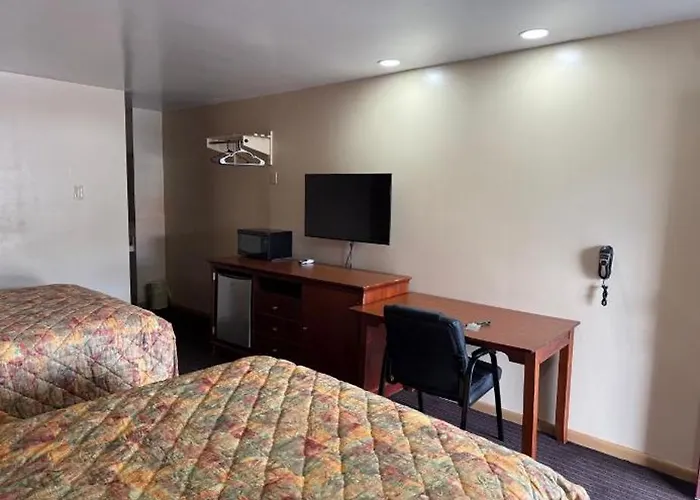 Deluxe Inn