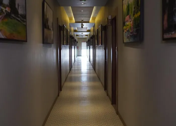 Rudra Shelter Business Hotel