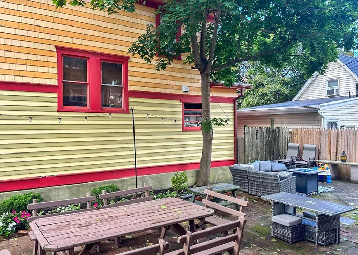 Spacious Home ~ 4 Blocks To Asbury Park Beach!