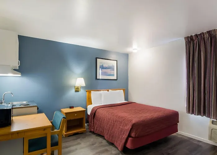 Rodeway Inn & Suites Sidney Historic Downtown I-80