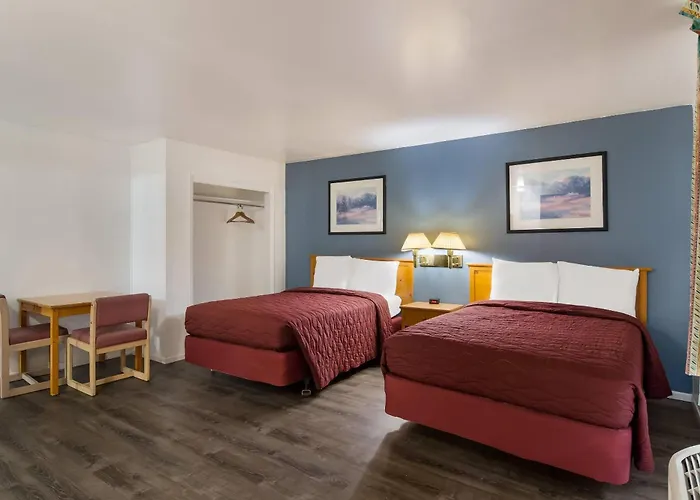 Rodeway Inn & Suites Sidney Historic Downtown I-80