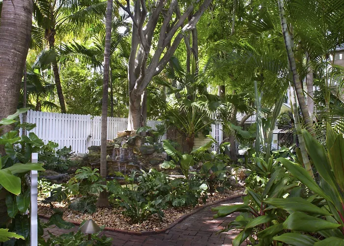 Island City House
